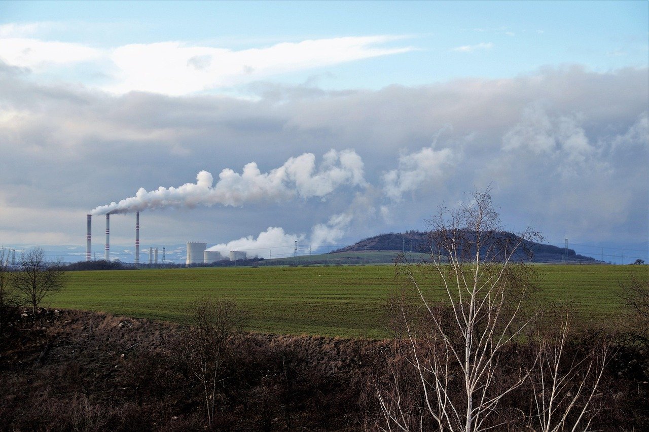 Hoe werkt een destillatiekolom in de chemische industrie