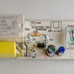 Wat is het verschil tussen een relais en een sensor
